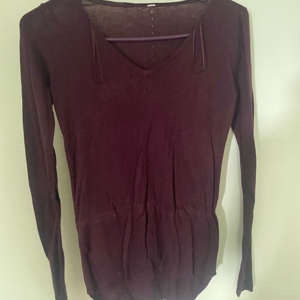 Thin LuLuLemon VNeck Sweater
